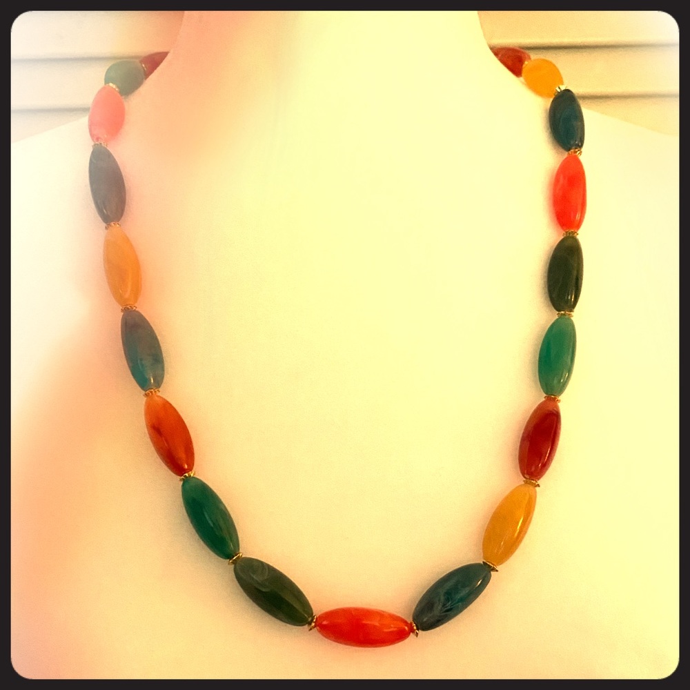 5/20 VTG  multi colored beaded necklace